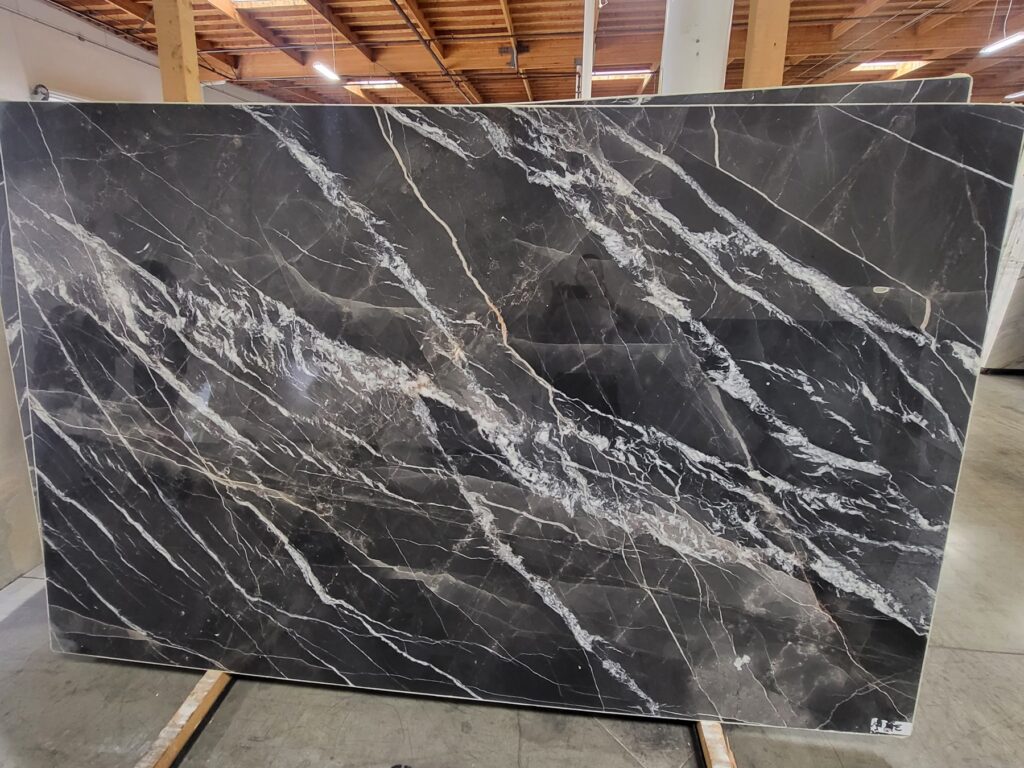 CALACATTA BLACK